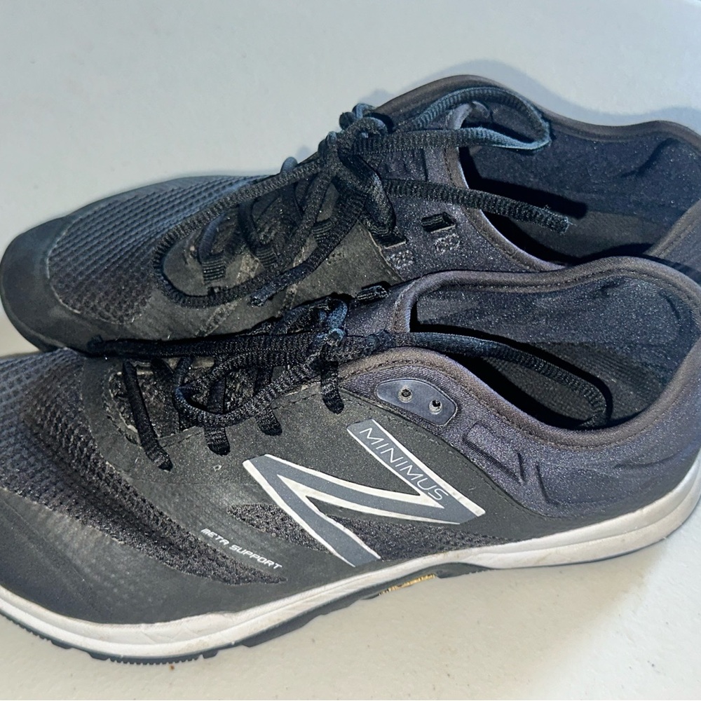 New Balance Black Athletic Minimus Running Shoes with White Accents - Picture 2 of 5